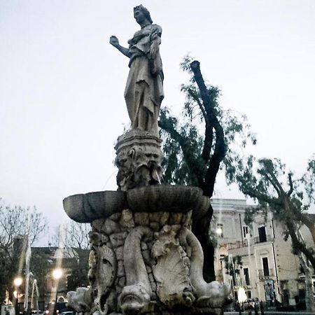Al Vicoletto 11 Apartman Catania Kültér fotó